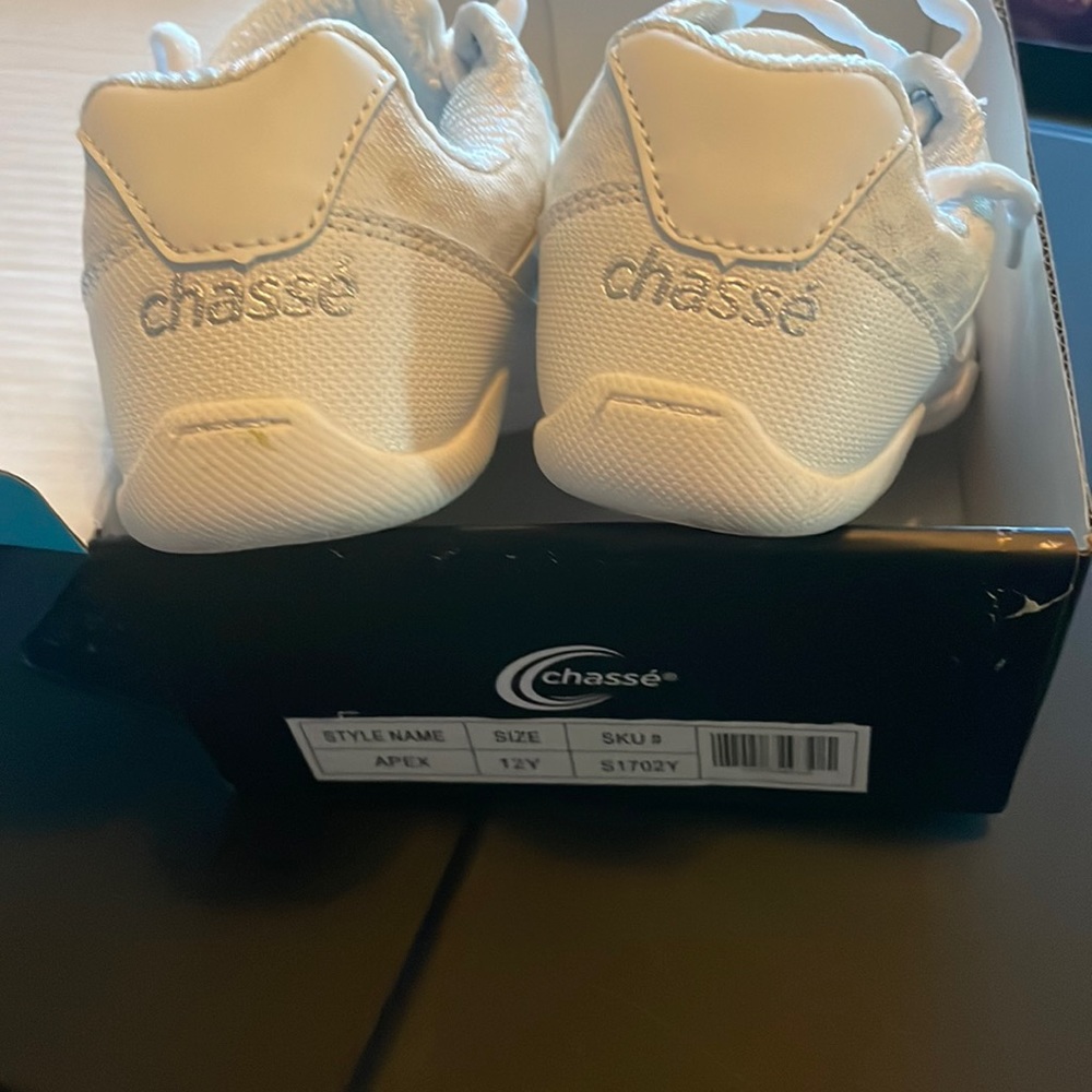 Cheer shoes